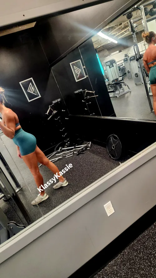 Pre pump selfie 😍🍑