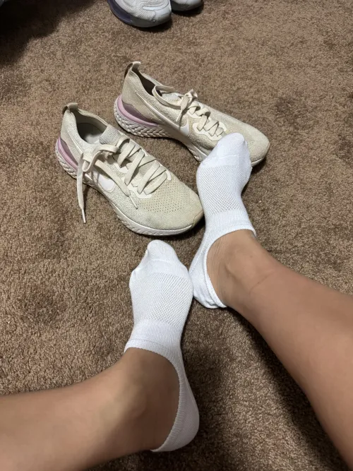 [Selling][US] Delicious used socks from an Asian girl 💜 DM me to get a pair of my sweaty, smelly socks 💜