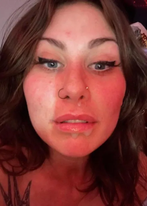 what 1 word would make me want to suck your cock? 😳😈