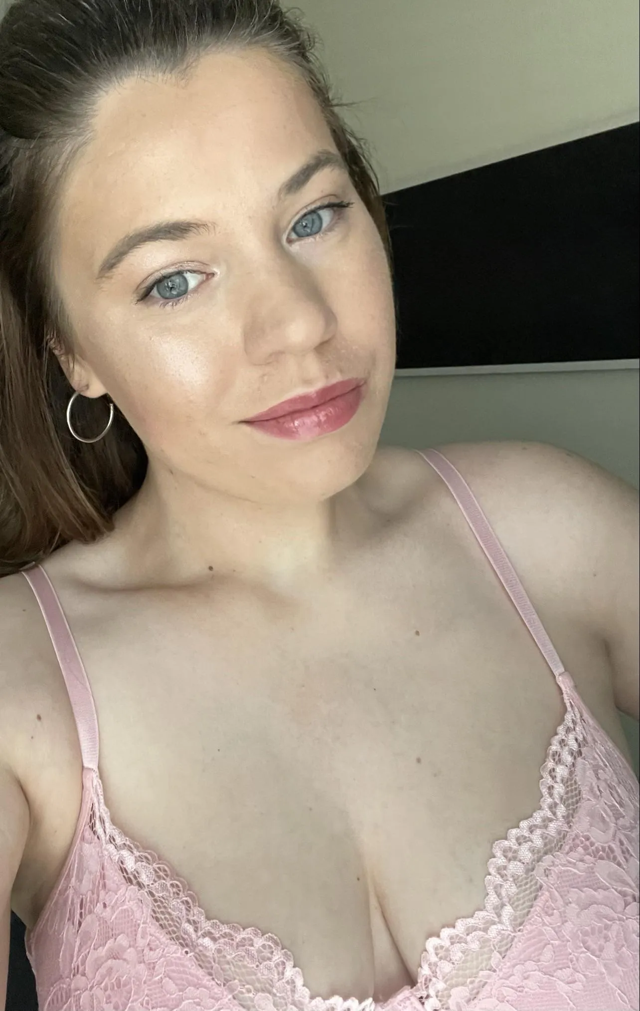 You look better on your knees