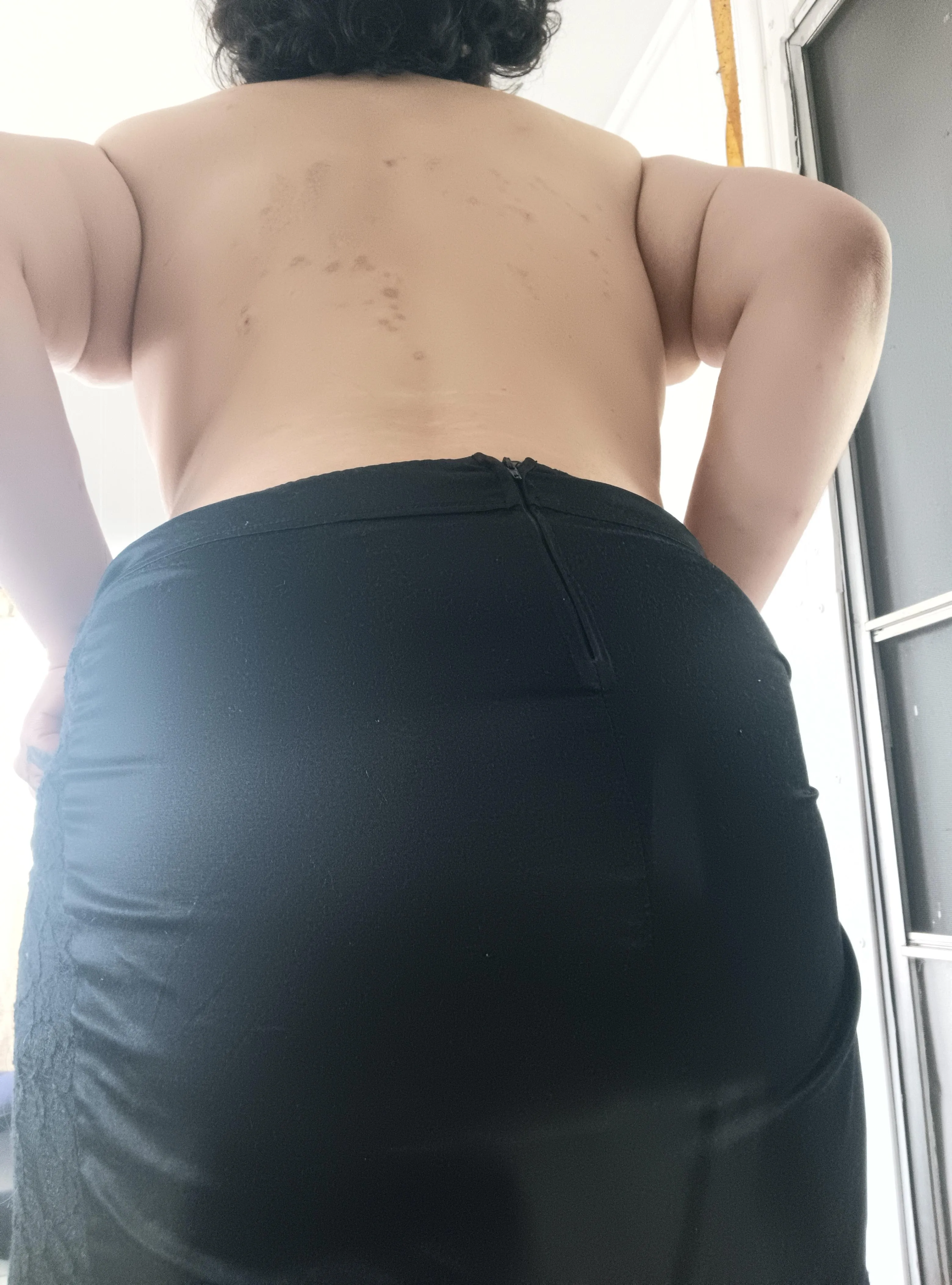 32 year old MILF w/ injured spine/limited mobility, dextroscoliosis, autism and mental illnesses. Me on a low pain day is happy to poke this ass out for ya! :p (yay for low pain days)