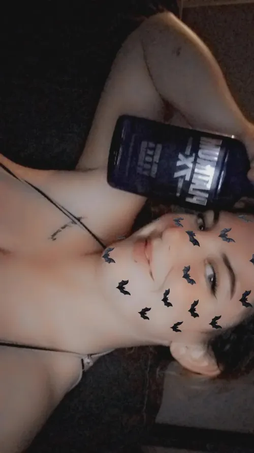 come drink for mommy intox slaves 🥂