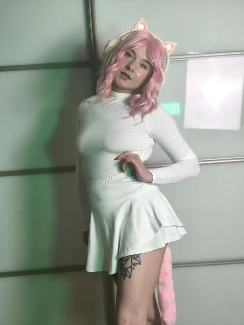 Do you think you could focus with my tail flicking against you?