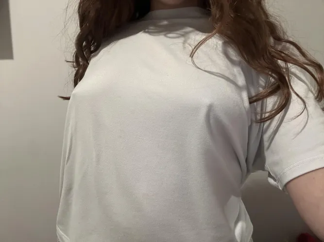 flowy shirt plus no bra