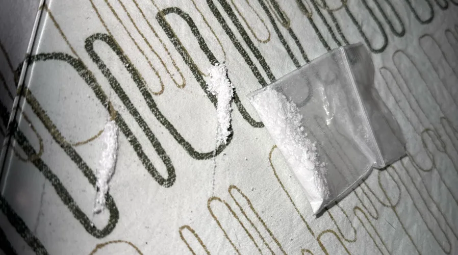 Here lie the remains of a 3.5. Super horny, came once already  (m/f welcome)