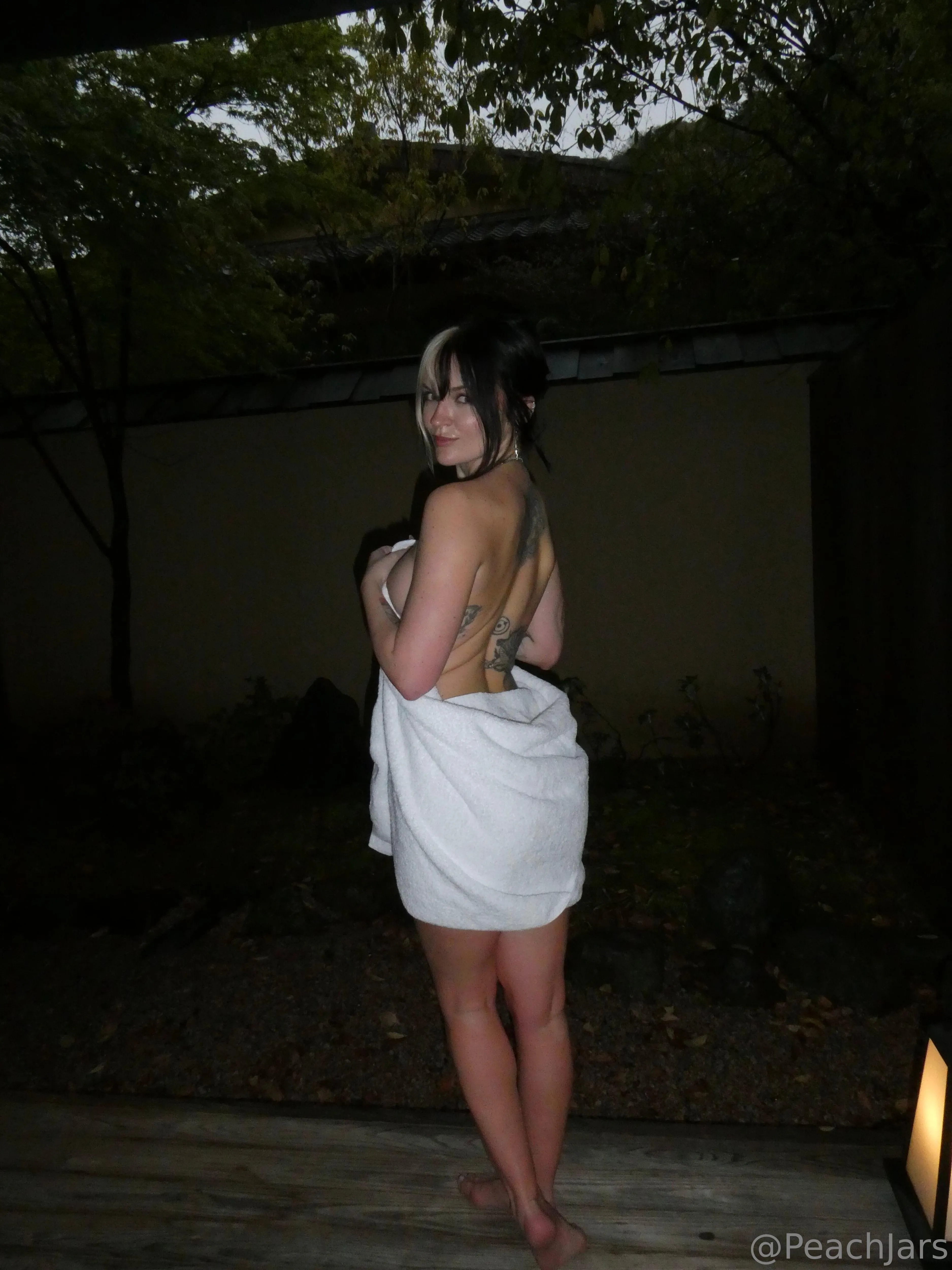 hey you, stop sneaking pics of meeee