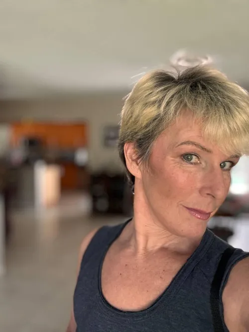 Hope you like my new haircut 😘