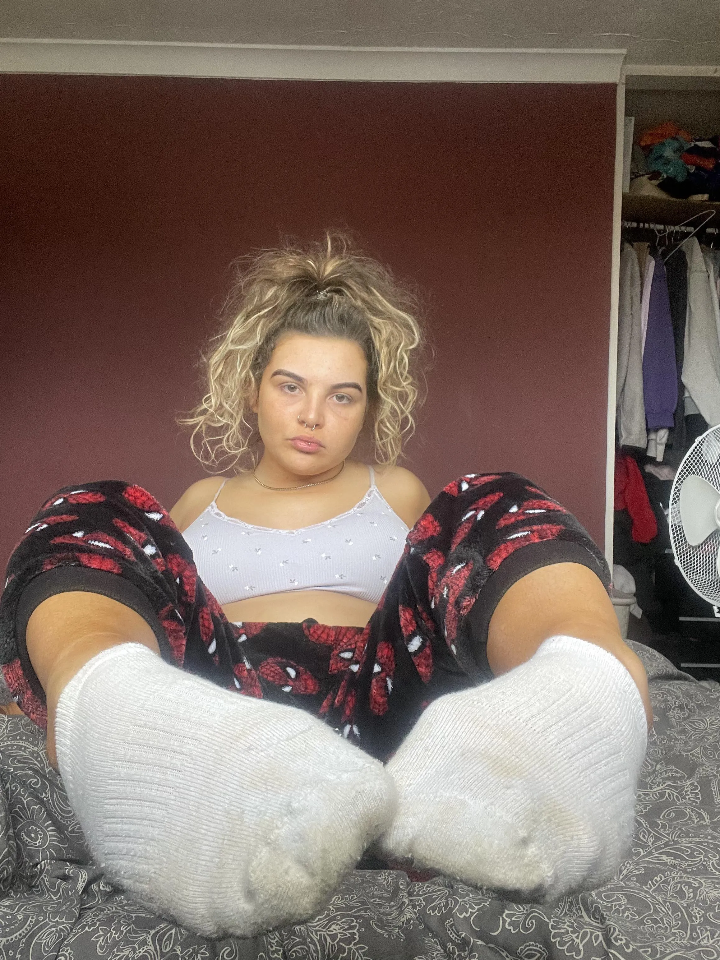 I wonder if you prefer dirty or clean ankle socks 😜