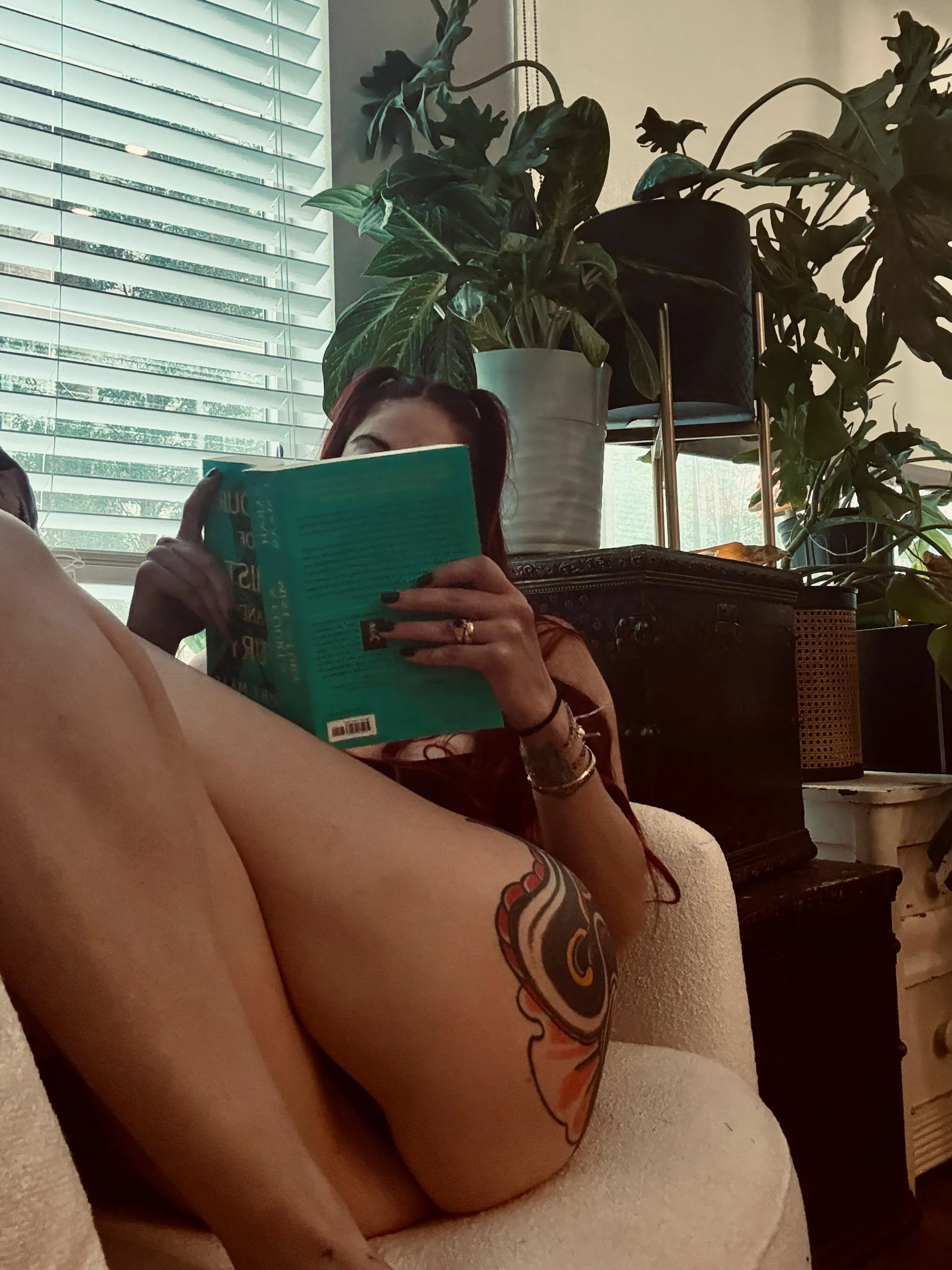 Just Me, My Undies, Feyre’s Drama & A Jungle Of Judgmental Plant Babies 🌱