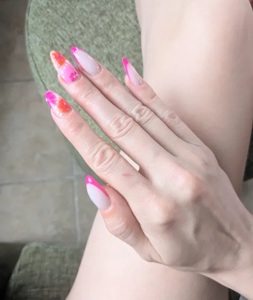 Long nails and long fingers 😈🩷🧡