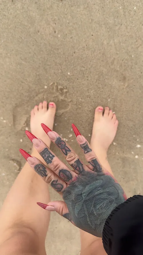 Red tips 💅💅💅