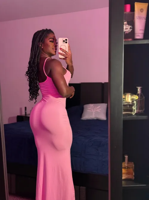 say yes if you want my nudes for you to jerk to, ill send you<3