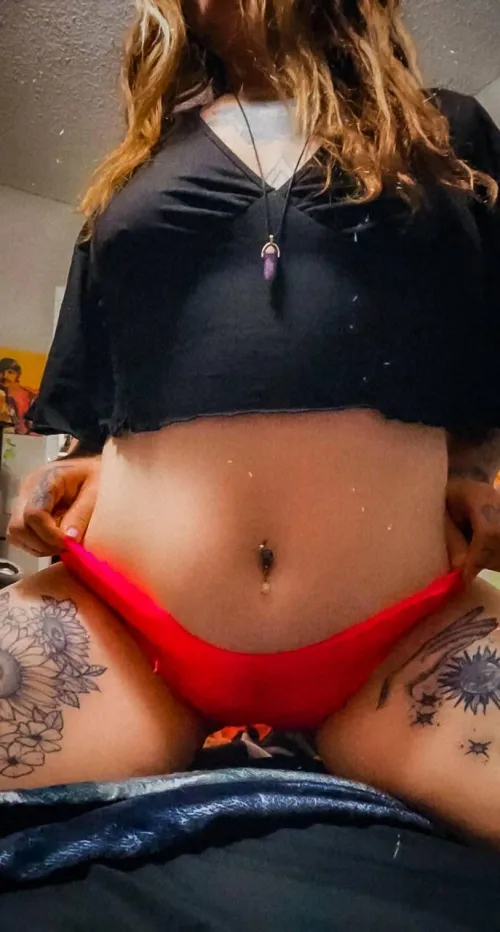 Tatted up everywhere 👀