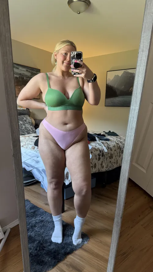 Does pink and green match