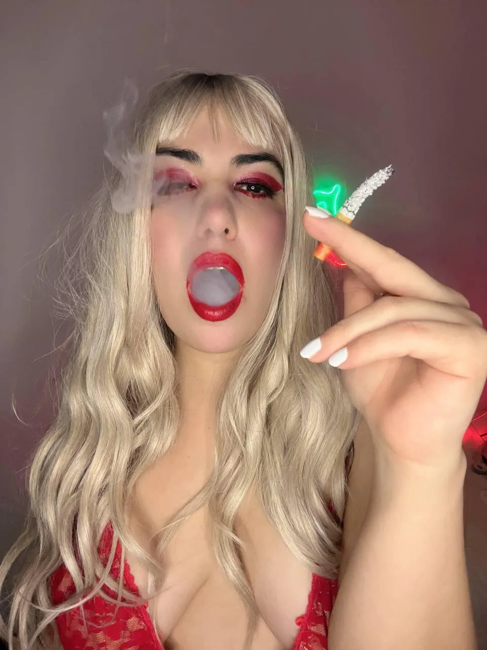 I want you to kiss this red ashtray mouth