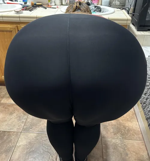 New pants fitting real nice on this thick ass!