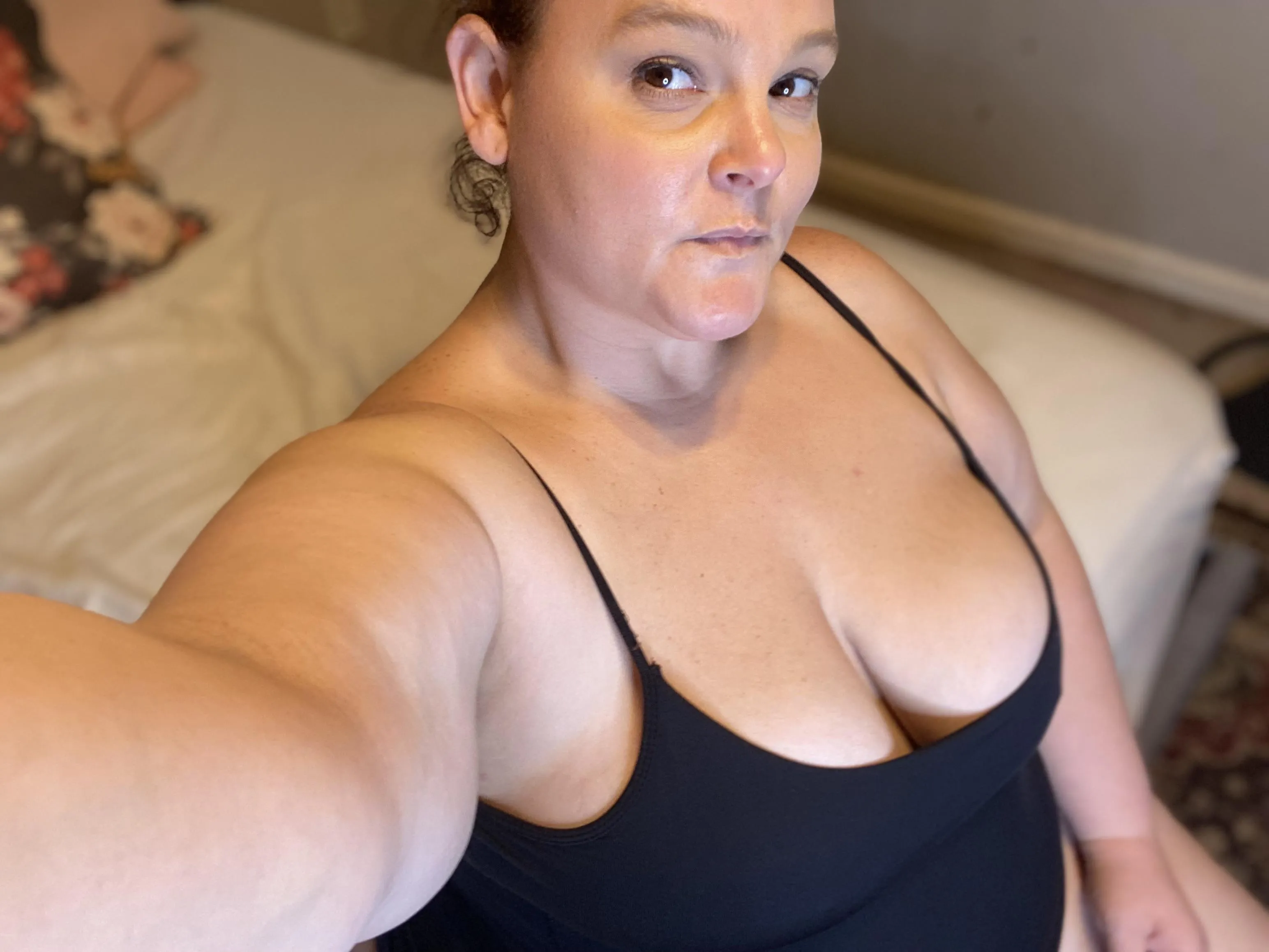 [Selling][USA] Sexting, Custom and pre made pics/videos, Used Panties, GFE...much more! If you like big girls don't be shy and send me a message!