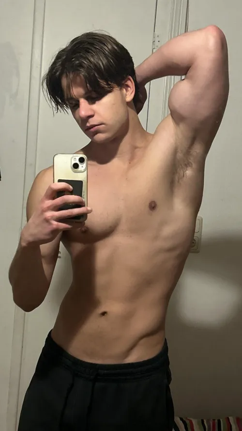 (20)Would you lick or sniff my pits?