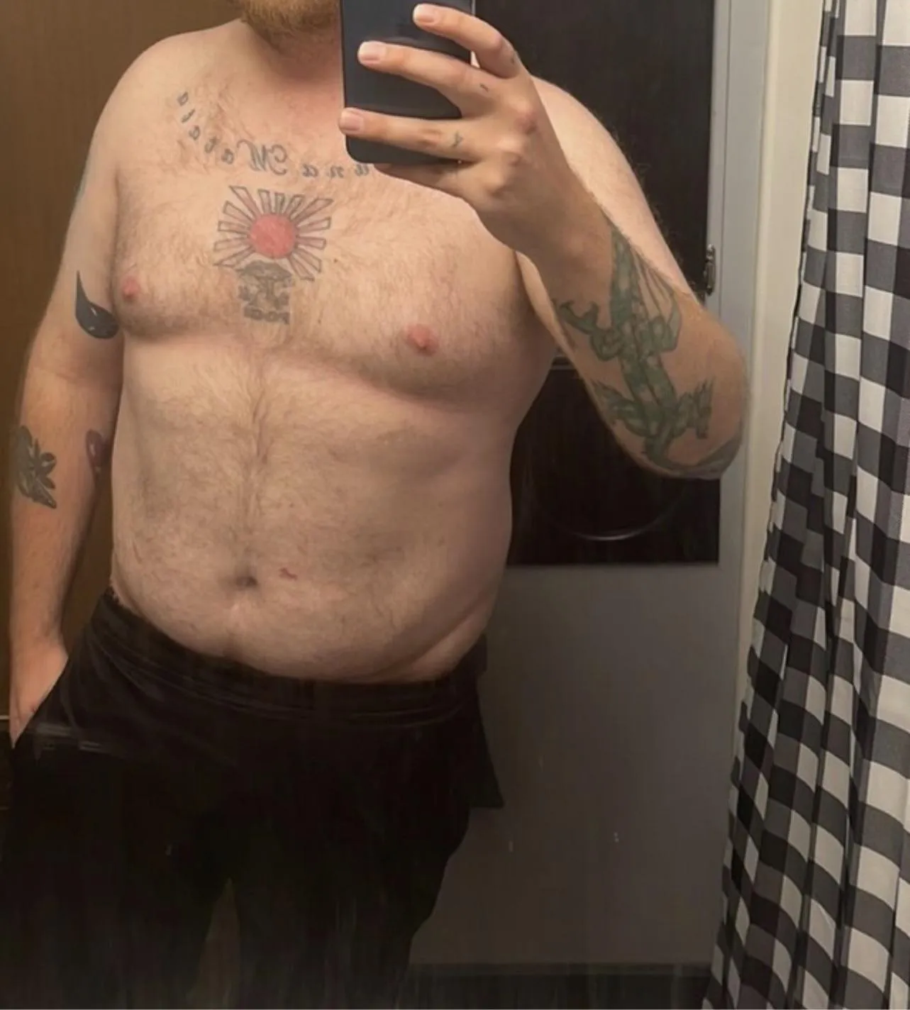 33[M4M] looking for host to fuck me