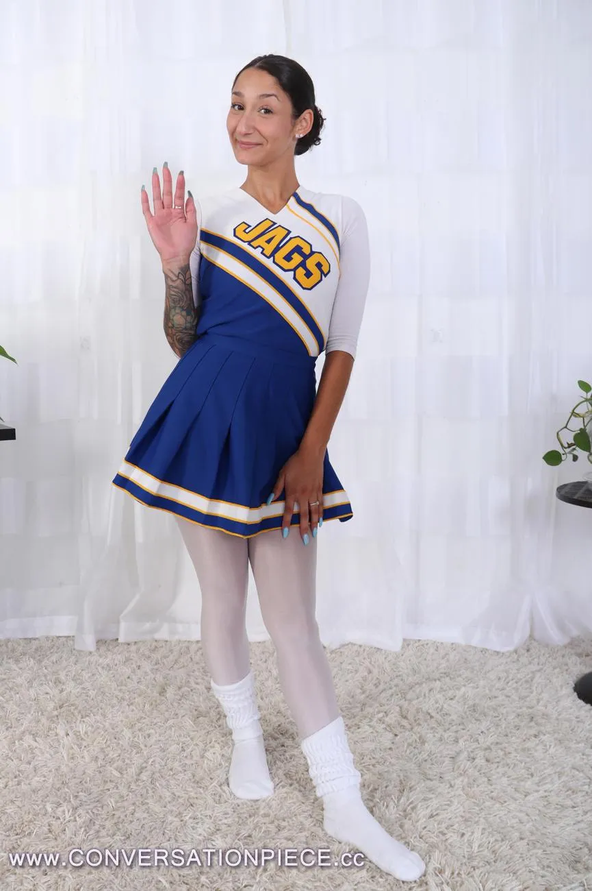 Can't help but wave my hand at her. I'm saying hi to you too.