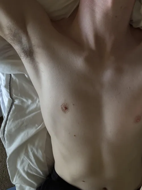 Hairy pits, light on the hair 🫣