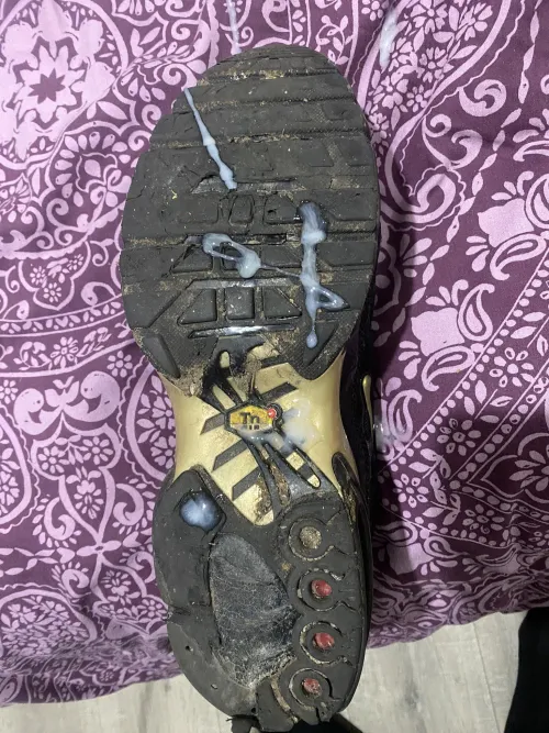 Hey! Anyone into free content? Play on camera etc. looking for guys with very used shoes🔥