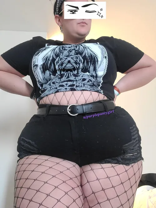 Jean shorts are meant to be sandwiched in my big thighs & ass 🥵