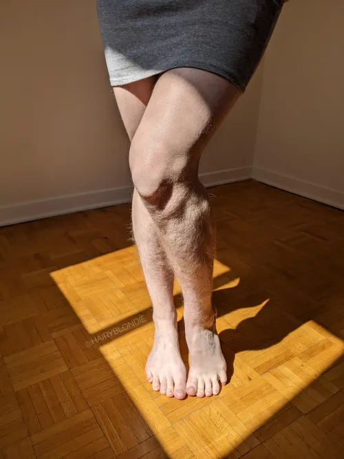 No polish toes and legs full of hair