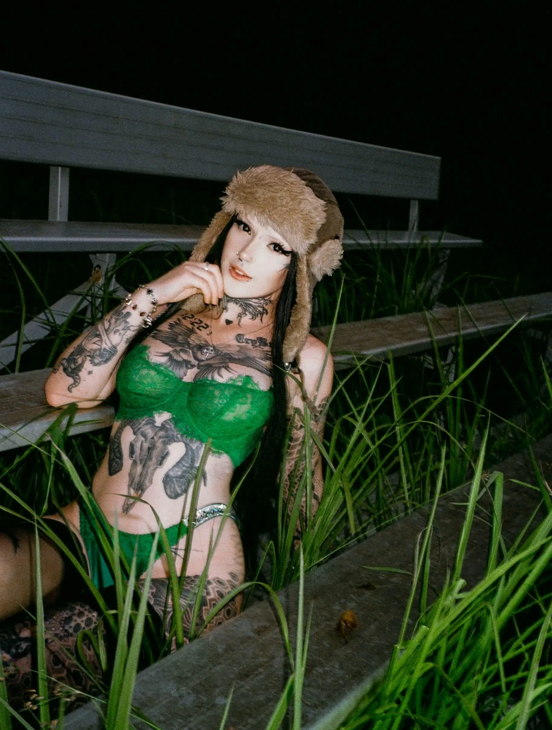 something so sexy about this green lingerie