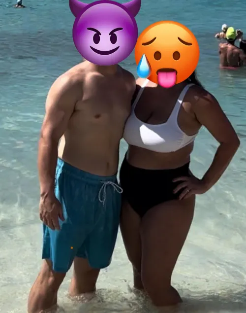 Southeast FL 37/32 MF4MF OR F looking for same room no swap but girl/girl play is great! No single men.