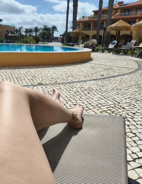 Sunbathing at the pool, how couldn't I take my key with me? 🤭❤️