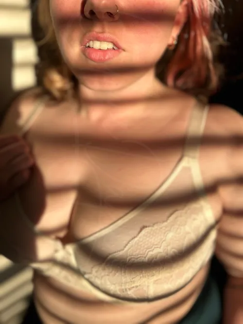 The lines make me cool and artsy, right? 🤨