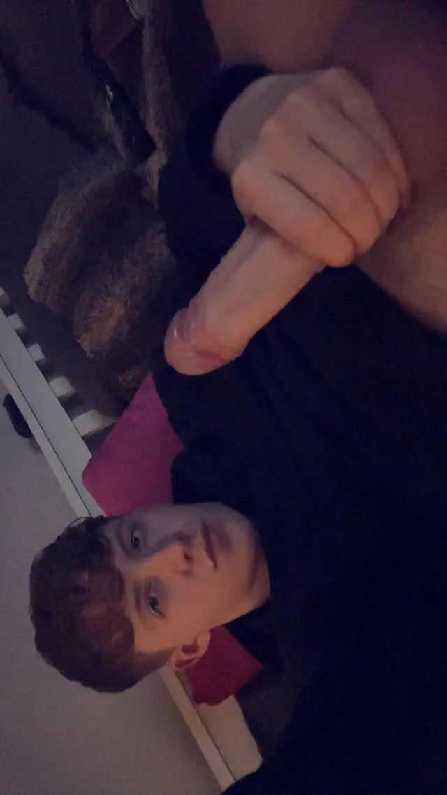 18m upvote my comments & message me for my snap