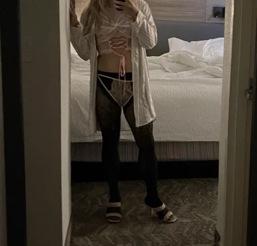 24 - [T]4[M] looking to hang this weekend in broward/pb!