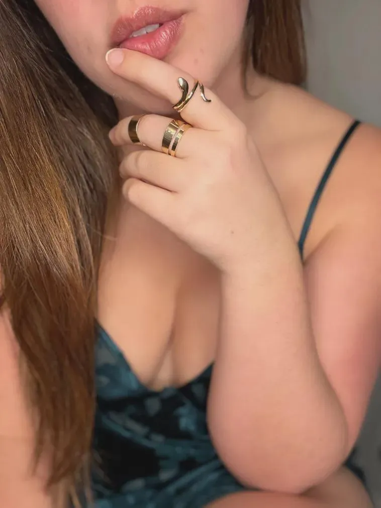 Lips so big because they're ready to spill all your dirty secrets 💋