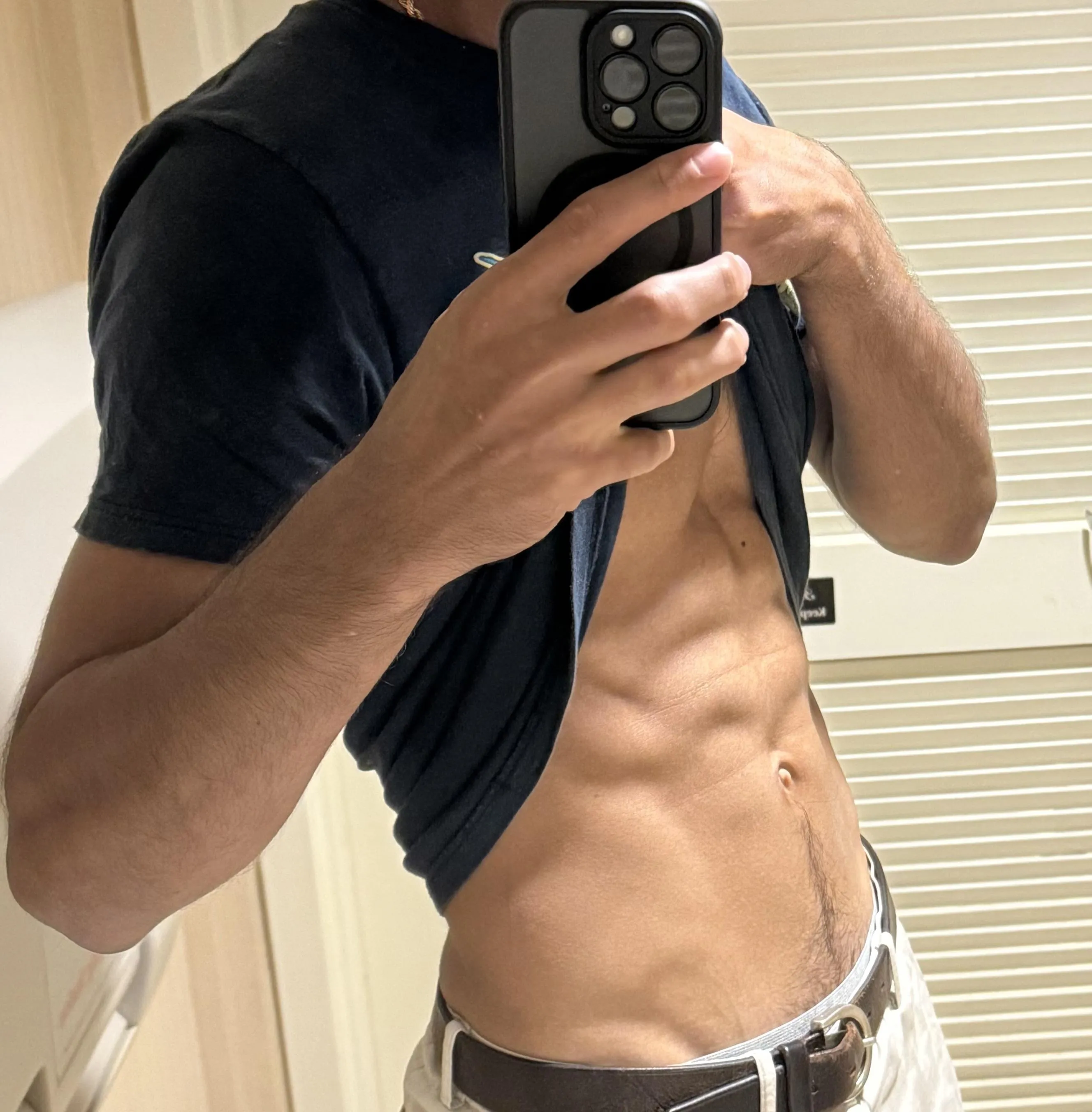 [M]4[F] [M]4[FM] - Miami - New unique-niche business  looking to incorporate content creation. Willing to travel for collaboration.