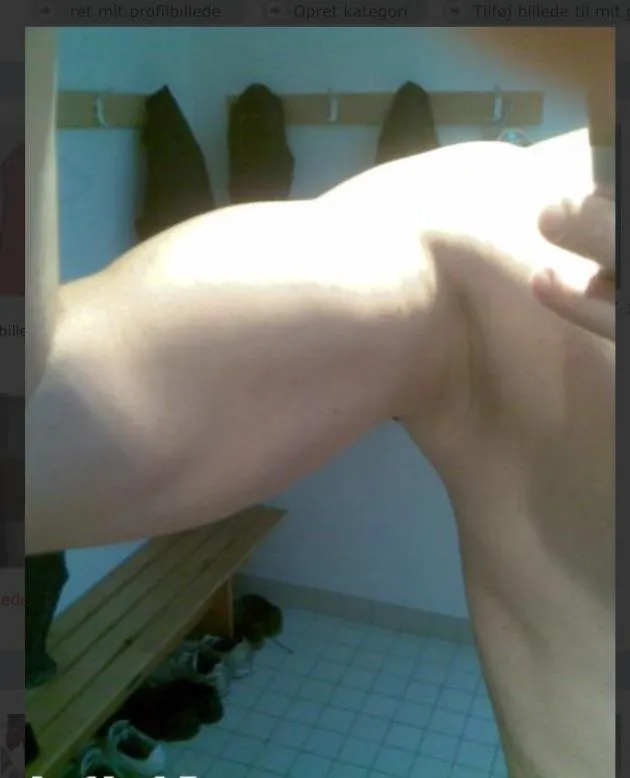 Shaved armpits. Do you like that?