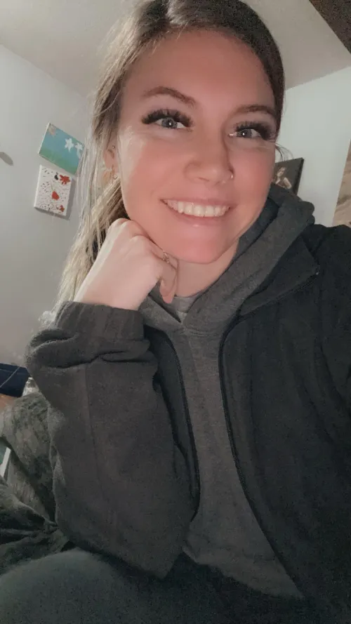 Would you skip your work to fuck me all day? 😍😘