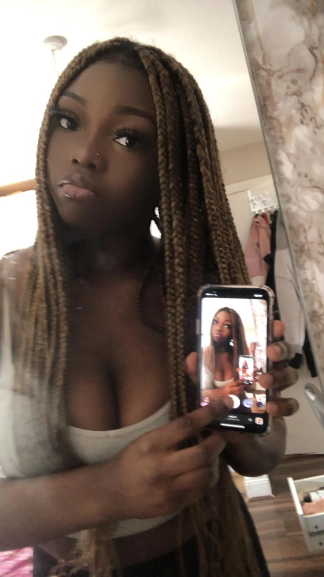 [B4D] F18 who can spoil you back😏💕