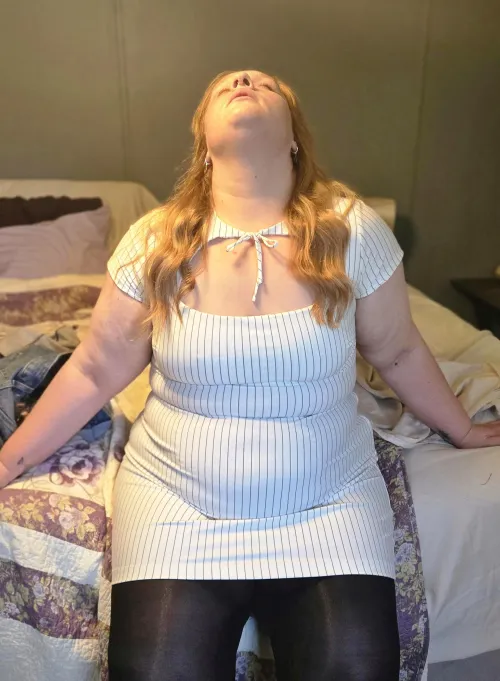 Cooling down before a date. Hope this makes you feel a little hot too 🤎