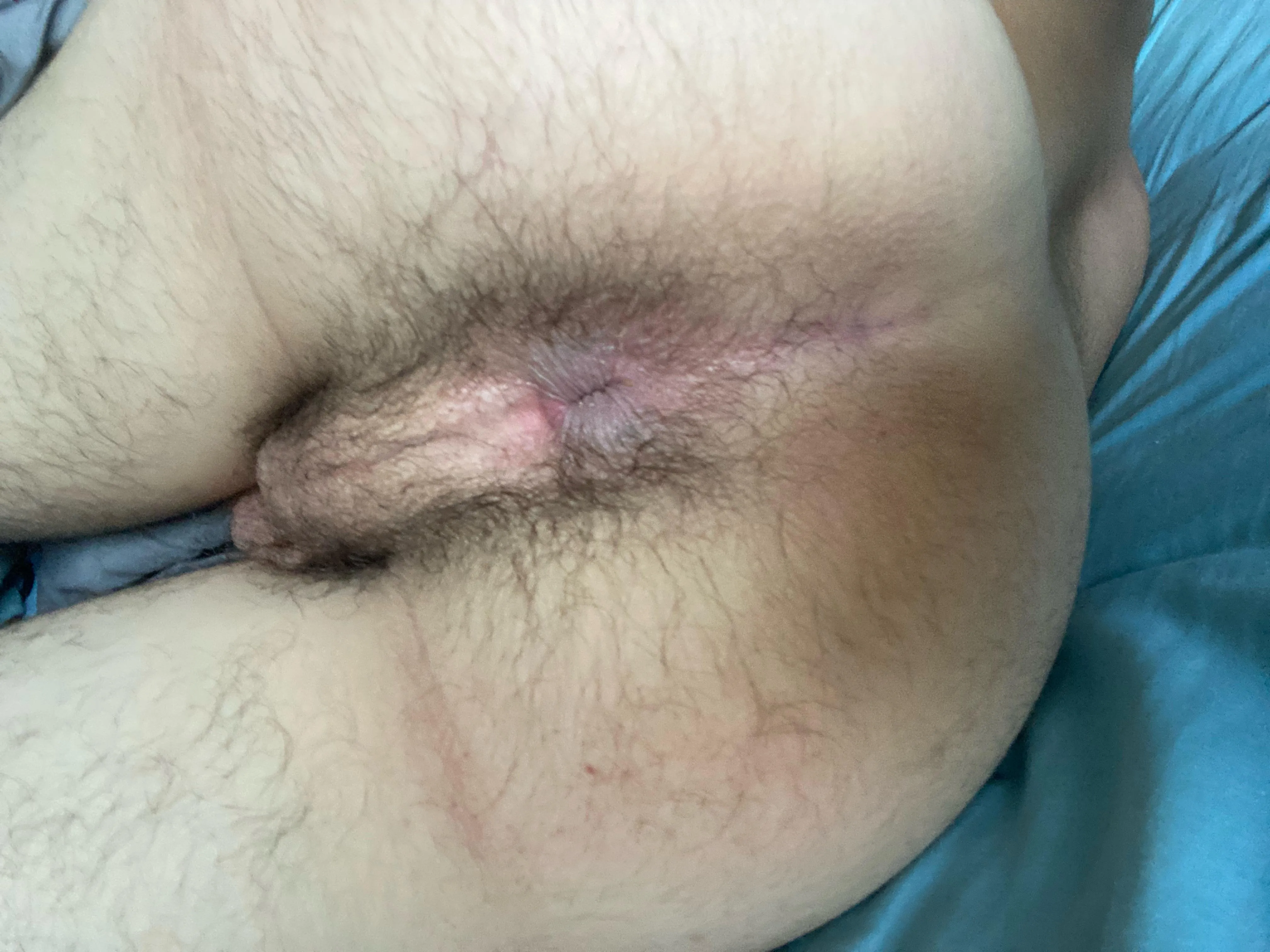 My ass stinks soo much. Who wants it 😩