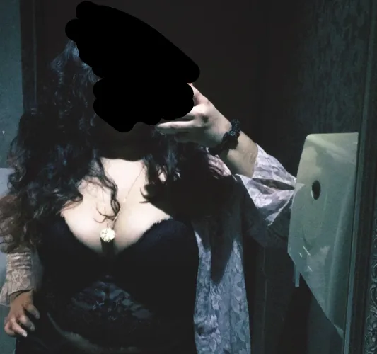 19F, Chennai! Stoner. Looking for first time sugar experiences. Virtual to IRL.