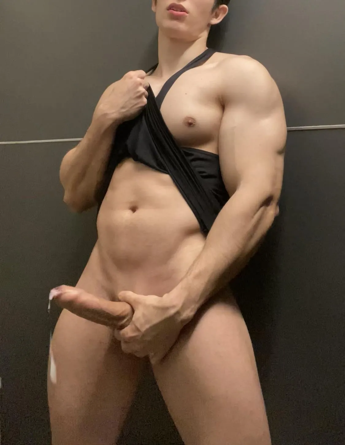 [22] If you found me showing and jerking off in the gym shower, would you have the courage to go in?