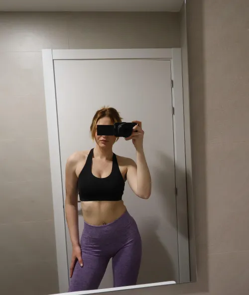 do u like my new legging? 🙈