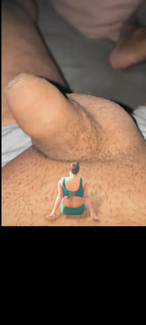 Need a tiny woman rn 👉👈