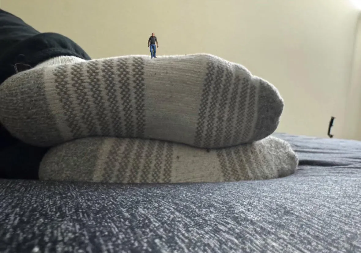 Someone's having a great time on my Giant feet