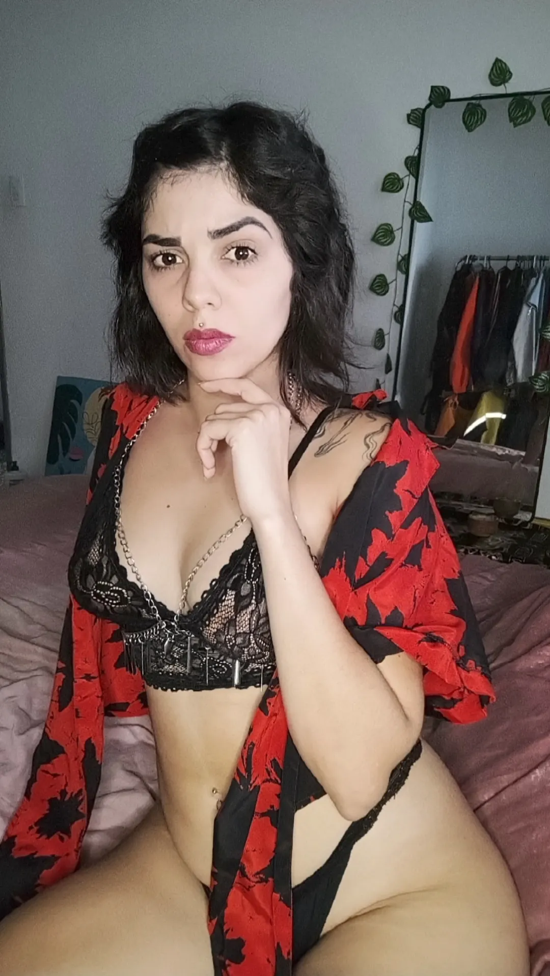 There are beautiful women. And then there's me: the one who breaks you psychologically with a look.