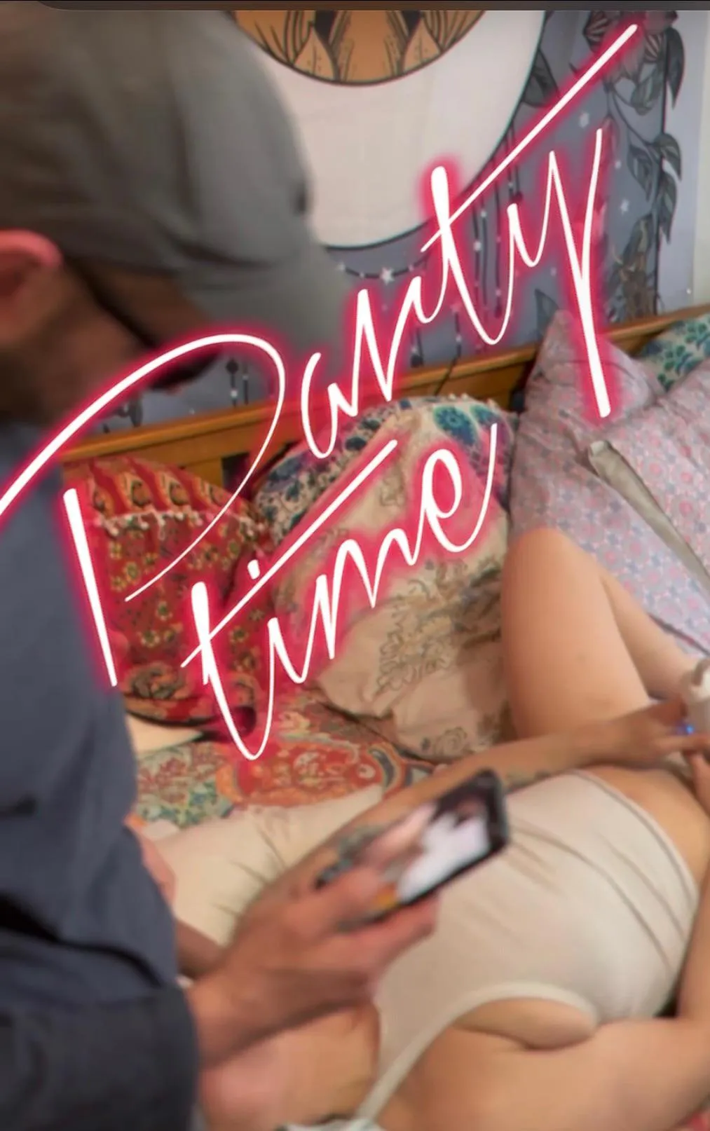 Couple looking for some freaky video chat!