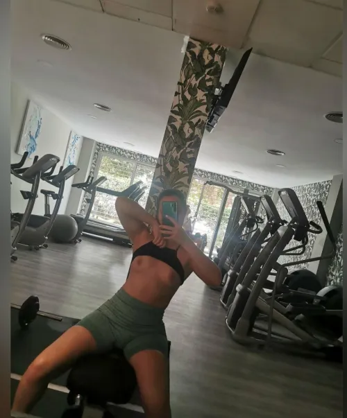 Hotel's gym means I can flash a bit more than usual!