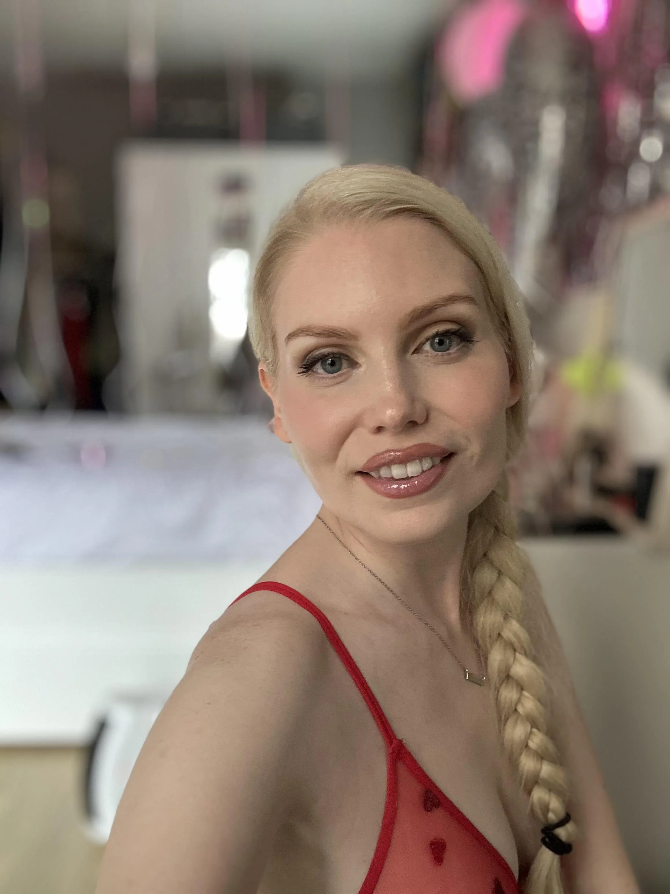 I’ve got new girl girl content posting now and I’m going LIVE tomorrow 😻 don’t miss out on the fun! Link below 👇🏻 Now’s the time to subscribe